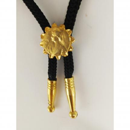 bolo tie tête de femme doré