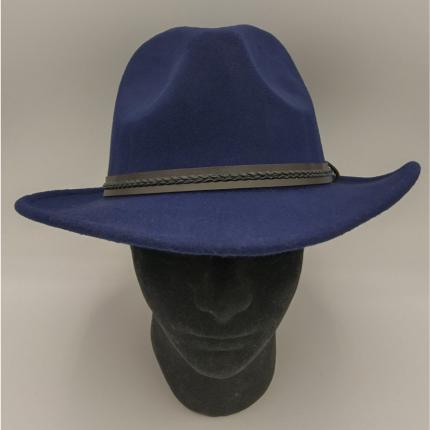 Chapeau bleu marine traditionnel